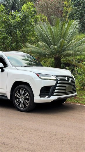 🇯🇵2022 LEXUS LX600🇰🇪 Key Features:✔️ 3.5L V6 Twin Turbo Petrol Engine, Full-Time 4WD, Lexus Safety System , Full Tan Leather Interior, Wireless Charger, 360 Degrees all round Cameras, Sunroof, 7 Seaters, Mark Levinson Reference etc.. TWIN TURBO POWER ; The V6 twin turbo produces 409 horsepower, and 479 lb-ft of torque paired with a standard 10-speed direct shift automatic transmission, - Android Auto & Apple Carplay - Blind Spot Monitor - Lane Departure Warning - Lane Keeping Assist - Stabil