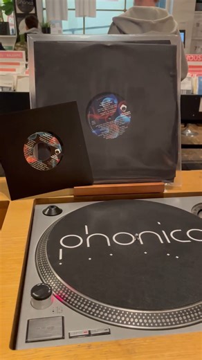 LOUIE VEGA / VARIOUS ARTISTS - Vega Records 5 Pack Unreleased VI (2025) (VEGA RECORDS) // ELEMENTS OF LIFE - Maria Fumaca / Giant Steps (Tito Puente Tribute) (VEGA RECORDS) With another ADE outta the way for the legendary @louievega - yet another excellent Vega Records 5 pack hits the shelves. And thats not all - alongside that is a very party ready dedication to the legend Tito Puente from Elements of Life compacted on a slick 7". Both incredible must have Vega record titles! Don't sleep! | Pho