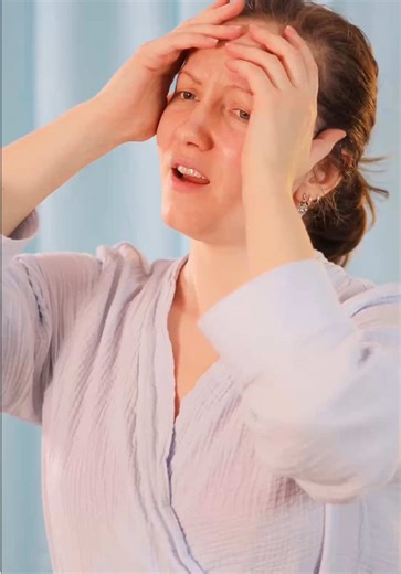 Stunning Yellow Makeup Transition Tutorial