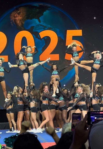 Senior Elite Cheerleaders Compete at Worlds 2025