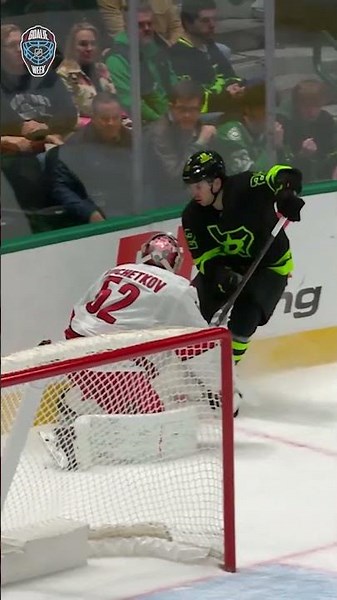 Kochetkov is an absolute menace EVERYWHERE 🌀😁🏒