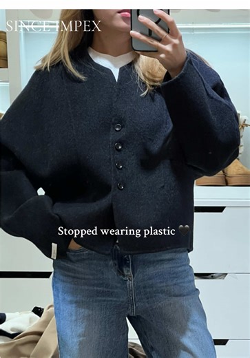 100% Sheep Wool Coat: Sustainable Fashion Choice