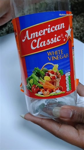 இப்படி செய்து பாருங்க /how to remove the label #tips#vinegar #shortsfeed #simisfoodlist2k24.