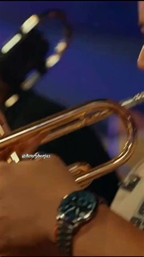 Karina la voz en Free Cover: Un regreso vibrante