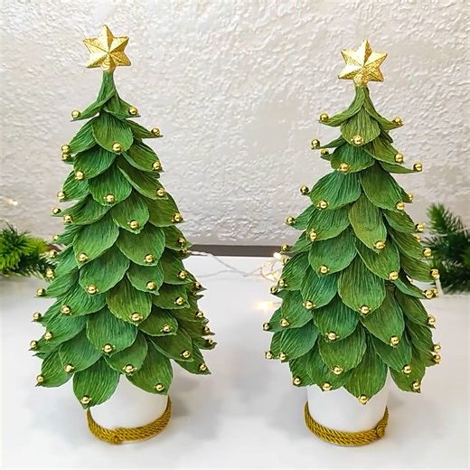 13K views · 61 reactions | DIY Christmas tree from crepe paper!  | MetDaan Cakes | Facebook