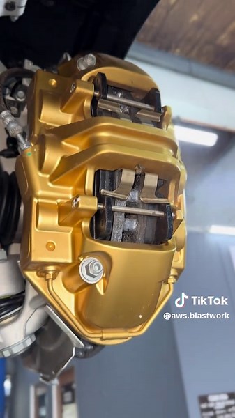 Dry Ice Cleaning for BMW M5 CS Brake Calipers