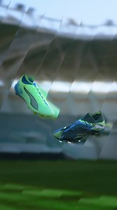 1.4K views | Con cada nuevo pack que lanzan, @pumaspain nos deslumbra más y más .  Las Puma Future y las Puma Ultimate en su versión “Lights Out” van a estar estas Navidades junto a muuuuuuuchos árboles . #fútbol #botasfútbol #puma #pumafuture #pumaultimate #eldeportenosune #navidad #regalosnavidad #forumsport | Forum Sport | Facebook