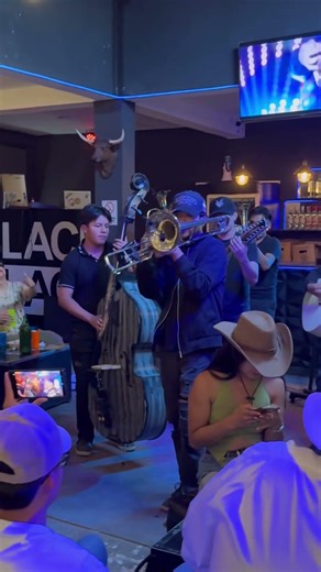 Las Noches - Código Real #juniorh #guitarra #sadboy