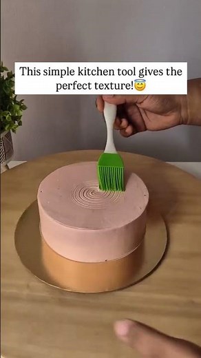 The easiest way to get the perfect cake texture using simple kitchen tool!🥰
