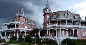 Haunted Hotels: Eight area hotels with histories of paranormal activity