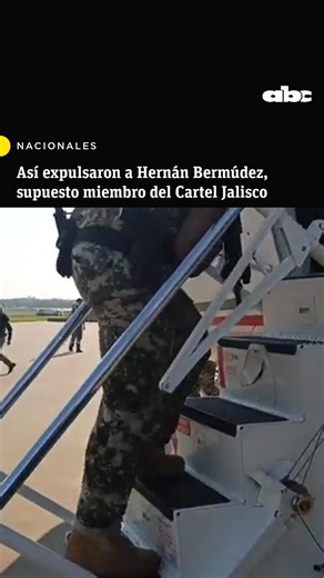 Se procedió a la extradición del Hernán Bermúdez Requena, alias “El Abuelo” o “Comandante H”, supuesto miembro del Cártel Jalisco Nueva Generación. 🔸Su captura fue solicitada por las autoridades de México. https://www.abc.com.py/nacionales/2025/09/17/video-asi-fue-la-expulsion-de-hernan-bermudez-supuesto-miembro-del-cartel-jalisco/ ⭕️Canal de WhatsApp: https://whatsapp.com/channel/0029VaCI7p3KgsNxDKjlyd0P | ABC Digital