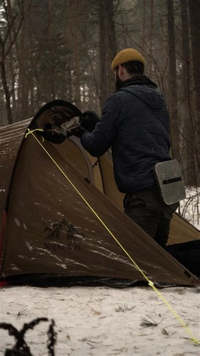 Coffee in a warm and snowy Siberian forest. My new tent from the Night Cat 🐈 and