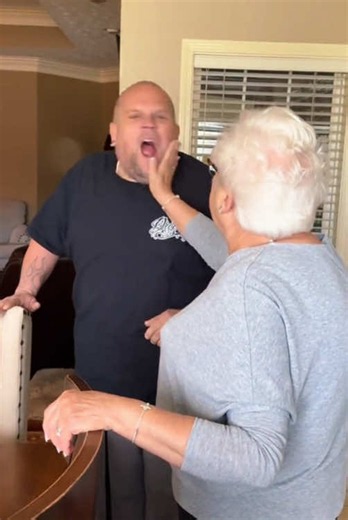 "Hey Look, a dog bit me right here"[Woof Prank]#woof#prank#family#usa#...