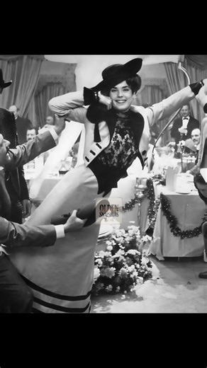 In Ragtime (1981), Elizabeth McGovern stepped into the corseted world of Evelyn Nesbit—one of the most scandalous and misunderstood figures of early 20th-century America. Evelyn was more than a Gibson Girl beauty. At just 16, she became the face of a media frenzy when her husband, millionaire Harry Thaw, murdered famed architect Stanford White—Nesbit’s former lover—on a rooftop in Manhattan. It was dubbed “The Trial of the Century.” Elizabeth’s haunting performance brought Evelyn’s pain, glamour