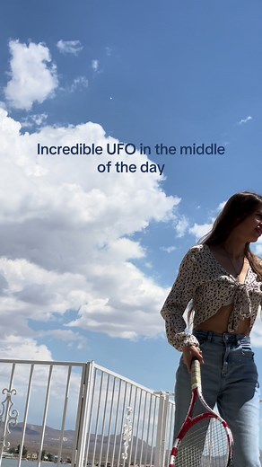 Incredible UFO Flying Ball Caught on Video