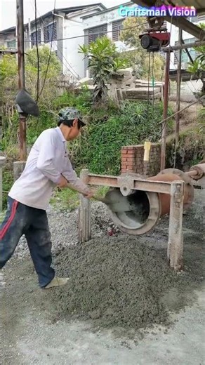 Making concrete culvert pipes using a centrifugal pipe machine
