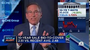 Treasury auctions $26B in 10-year notes