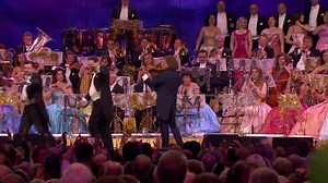 My orchestra and I wish you a Merry Christmas and a happy, healthy and peaceful New Year! 🎅🎄✨ Feliz Natal ✨ Feliz Navidad ✨ Joyeux Noël ✨ Vrolijk Kerstfeest! ✨ Un Crăciun fericit ✨ Noeliniz kutlu olsun ✨ buon Natale ✨ God Jul ✨ Frohe Weihnachten ✨ Zaolige Keersemis ✨ Priecīgus Ziemassvētkus ✨ Boldog karácsonyt ✨ Selamat Natal ✨ Καλα Χριστούγεννα ✨ gleðileg jól ✨ 圣诞快乐 ✨ Veselé Vánoce ✨ Sretan Božić ✨ Glædelig jul ✨ Häid jõule ✨ Hyvää joulua ✨ Su Kalėdomis ✨ Schéi Chrëschtdeeg ✨ Wesolych Swiat ✨