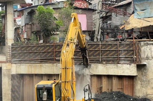 DPWH tears down Discaya pumping station in Quezon City | ABS-CBN News