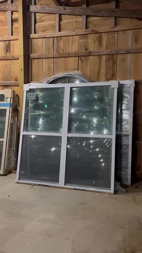 $450 • Silver Line Single-Hung Window [Size: 77 3/4” x 79”] Brand new Silver Line 2200 Series vinyl single-hung windows with half screens. Each unit features Low-E EC insulated glass (double pane, argon filled), a durable white vinyl frame, and smooth single-hung operation. These are lock-fit windows with no nail fins, making them ideal for replacement applications. Specifications (from factory label): • Model: 2200 Series • Size: 77 3/4” x 79” • Glass: Low-E EC, double pane, argon filled • Scre