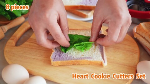 Heart Cookie Cutter Set, 8 Pieces Valentines Day Heart Cookie Cutter, Sandwich Cutter and Sealer for Kids, Heart Shaped Cookie Cutter for Sandwiches, Pastries, Fruit and Cakes