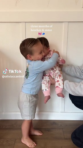 Heartwarming Moments Between Siblings: Hugs and Love