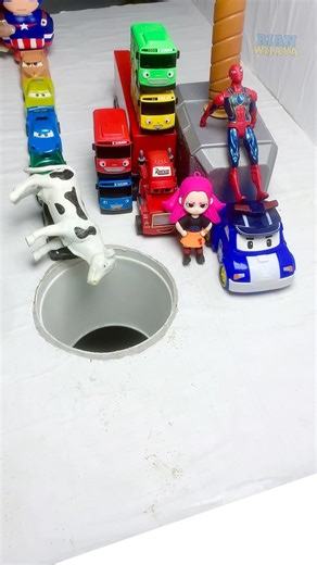 Very Funny😂 Captain America Push Cow & Kpop Demon Hunters Into the Hole #marvel #kpop #funny #shorts