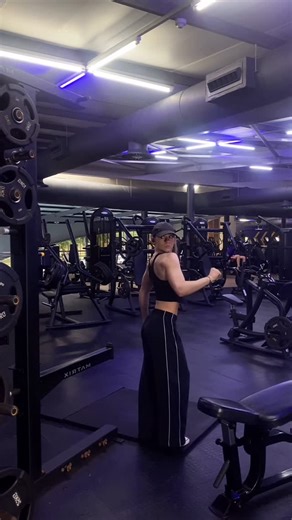 Lydija Rademeyer on Instagram: "Arm Day + @schnozzstrips"