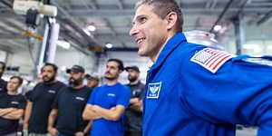 SpaceX reveals the controls of its Dragon spacecraft for the first time