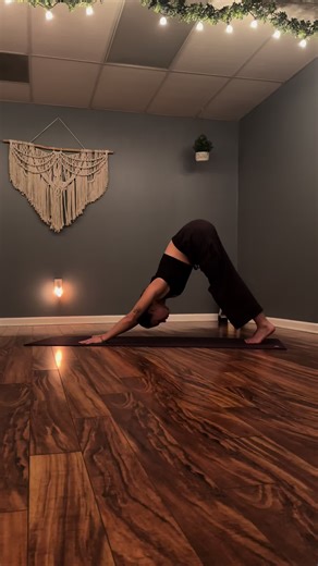 I’ve come to love a slow flow. Slowing down movement and breath helps me to slow down my thoughts. The slowness reminds me that thoughts and emotions are impermanent and ever-changing. Therefore, I can let them come and go. 💛 #yoga
