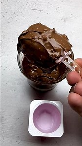 Helados de Danonino recubiertos de chocolate y almendras