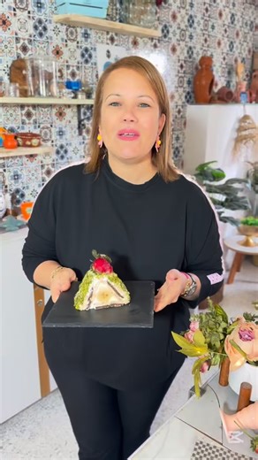 traiteur le perroquet 🦜🇹🇳 on Instagram: "Gâteau courant d air en pyramide No9sod dabouza wala Bakou 🫣🫣"