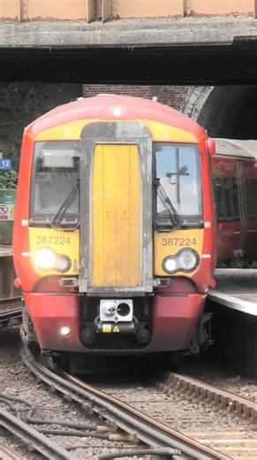 Gatwick Express + Southern Class 387 Electrostars | 387224 + 387119 arrive at Lewes - 21/8/2025
