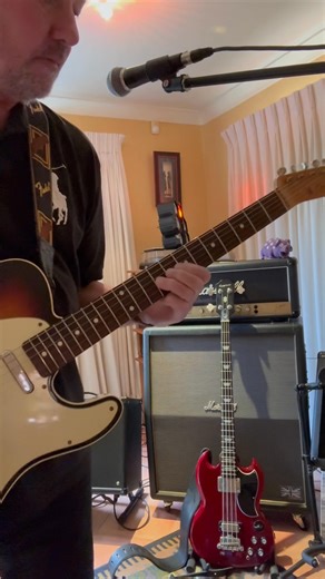 Tricky Finger work I am finding, as you will see, but if I perfect the idea and speed it up I think I’ll have something cool to work with | Mike De Bruyn