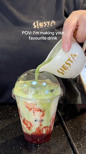 POV: I’m making your favourite drink, if your favourite drink is a raspberry matcha with soya milk🤭