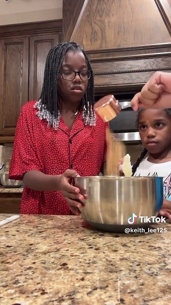 Delicious Sugar Cookie Recipe by Tini