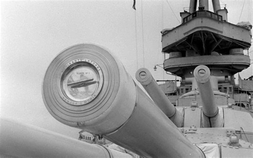 【历史影像】英国加拿大号战列舰在一战（智利拉托雷海军上将号）