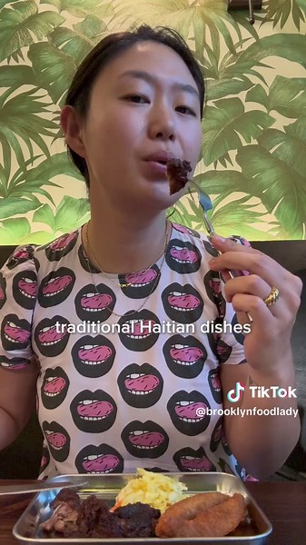 As a food blogger, everyone’s always asking me about my favorite restaurants. Here are some of the best spots I tried in September… This month, we 🐌 dined al fresco at Mắm, an incredible Vietnamese joint in LES 🍌celebrated Haitian cuisine / all things plantain with Chef @Culinary Ambassador Fleurimond at @Bunnan BK‘s newest location 🍤 soaked up the sun with cavas and the ultimate shrimp cocktail at Jeffrey’s Grocery 🏃🏻‍♀️ ran 10 miles in the Boogie Down Bronx followed by an all-out block pa