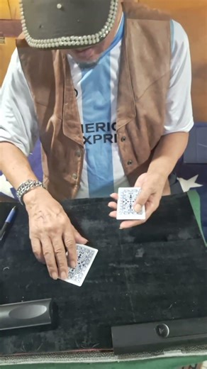 @disappear & appear trick | ทำให้หายไปและกลับมาได้ #magic #magician #closeup | Dr.Man