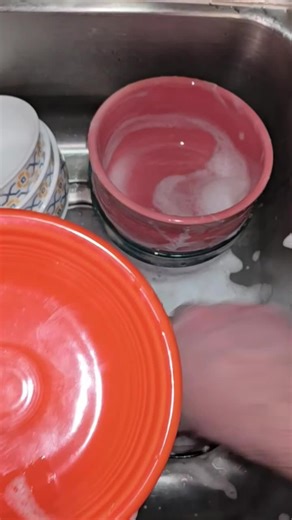 🌙 Fall asleep or focus deeply with 50 mins of dishwashing ambiance - no talking, just the soothing sounds of running water, suds, and gentle scrubbing. Perfect for sleep, study, or relaxation. 🎥 Episode 89 - filmed in one continuous take. No music, no voice, nothing added. Pure kitchen soundscape. Enjoy the 'Full Episodes' Playlist ▶️ https://www.youtube.com/playlist?list=PLYsmYCyUA6juOcg0iaRhJjl59n90gWdvk Follow Along 📍YouTube: @HandwashingDishes 📍TikTok: @handwashingdish 📍Snapchat: @handw