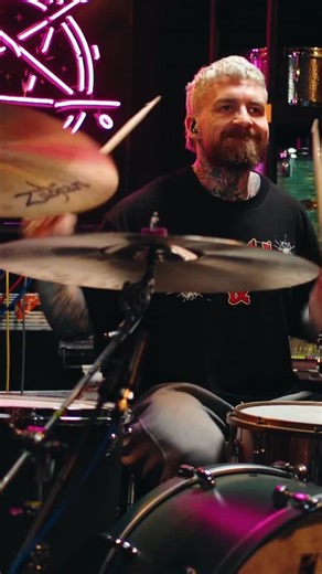 Craig Reynolds on Instagram: "mix: ✅ cam grade: ✅ ground loop hum: 🙅‍♂️ THE SLIDE TECHNIQUE FINALLY PEEKING THROUGH THE BRIDGE:💸 streaming drums is back. thursdays and sundays at 4pm EST/9pm GMT"