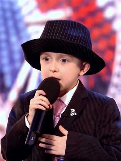 7-Year-Old Robbie Firmin's Stunning Frank Sinatra Cover