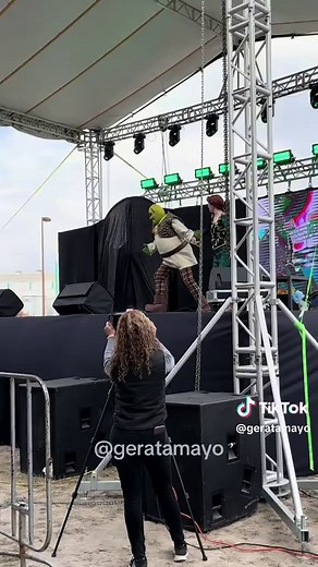 Presentamos nuestro mágico show de #Shrek