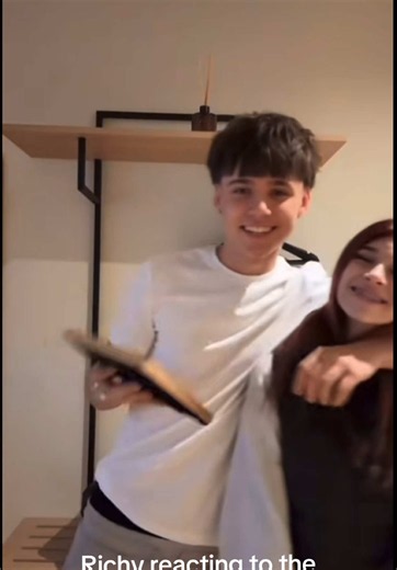 The slap was kinda personal 😭 #live #presents #couple #entertaining #richyandmelissa @richyidk @Melissa_imso