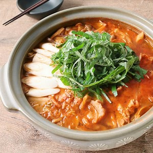 えごまの葉たっぷり キムチ鍋 作り方・レシピ | クラシル