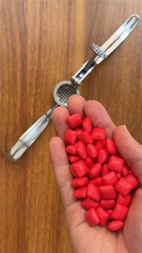 Cute Red Square Gum 🎁♦️ #pineapple #asmr #satisfying