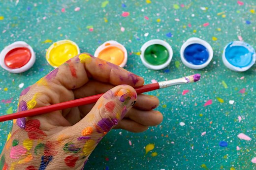 Left-Handed People More Common In Certain Mental Disorders, Major Study Finds