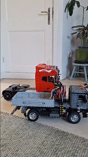 Mould King 19015 vs. 19016, Volvo vs. Mercedes RC technic Trucks #mouldking