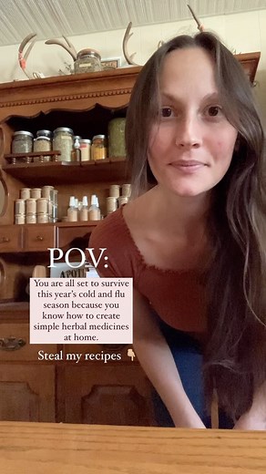 It’s the best time of year to dive into herbal medicine making 🍂🍁 There are countless simple home remedies that you can make at home this fall and winter (and all year round!) to stay nourished and healthy. 🍂 Need some simple recipes that you can make with herbs you can find in your local health foods store, plants that grow abundantly around your backyard or herbs you might already have in your kitchen??? I got you covered! 🧙🏻 If you haven’t yet, be sure to download my FREE Herbal First Ai
