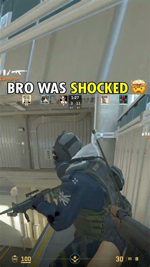 Didn't know WHAT to do 🤔🤨 #cs2 #counterstrike